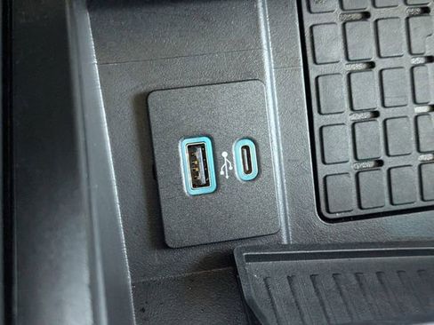 Used 2024 Ford Expedition Limited image 22