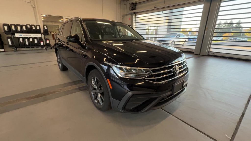 Certified 2023 Volkswagen Tiguan SE w/ Panoramic Sunroof Package AWD/4WD image 12