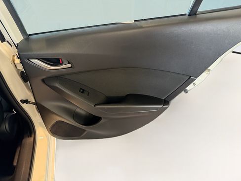 Used 2016 MAZDA MAZDA3 i Touring FWD image 31