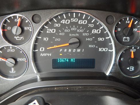 Used 2024 Chevrolet Express 2500 w/ Driver Convenience Package image 27