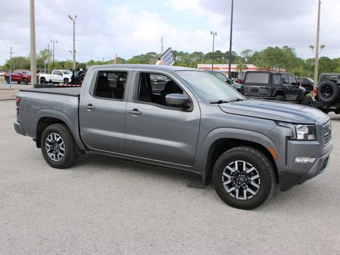 Used 2022 Nissan Frontier SV image 13
