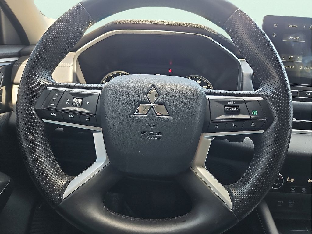 Used 2025 Mitsubishi Outlander SE AWD/4WD image 19