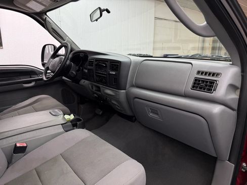 Used 2005 Ford Excursion XLT RWD image 7