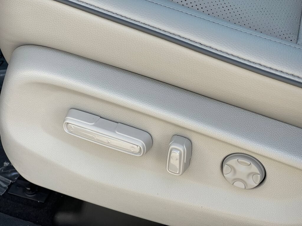 Certified 2024 Honda Odyssey EX image 6