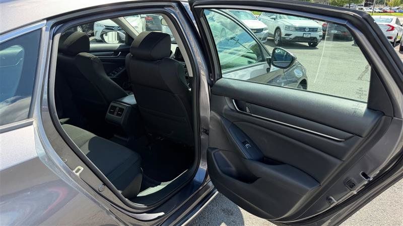 Used 2018 Honda Accord EX image 37
