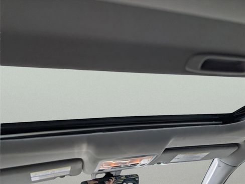 Used 2017 Toyota Highlander Limited image 27