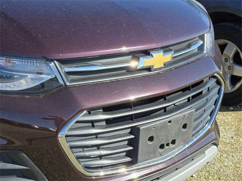 Used 2021 Chevrolet Trax LT image 5