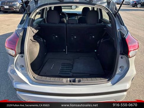 Used 2024 Nissan Kicks SV FWD image 11