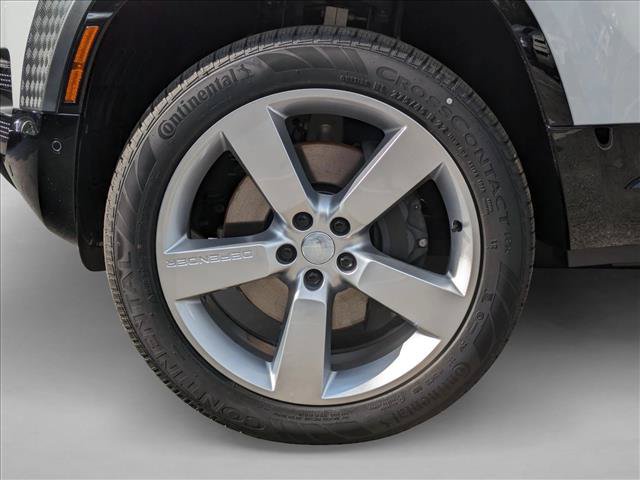 Certified 2025 Land Rover Defender 110 X-Dynamic SE AWD/4WD image 7