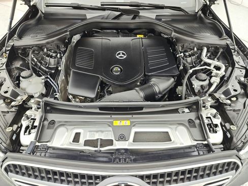 Used 2024 Mercedes-Benz GLC 300 image 16