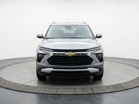 Used 2025 Chevrolet TrailBlazer LT w/ Driver Confidence Package AWD/4WD image 2