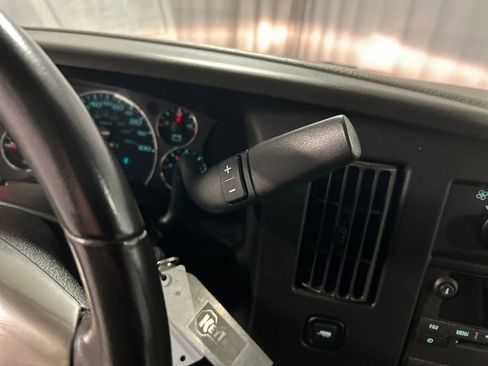 Used 2017 Chevrolet Express 2500 LS RWD image 18
