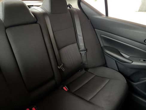 Used 2025 Nissan Altima 2.5 SV FWD image 36