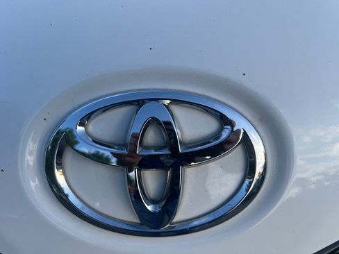 Used 2012 Toyota Sienna LE FWD image 38