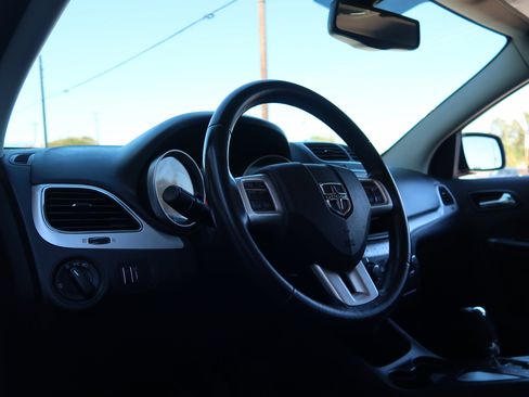 Used 2015 Dodge Journey SE w/ Flexible Seating Group image 24