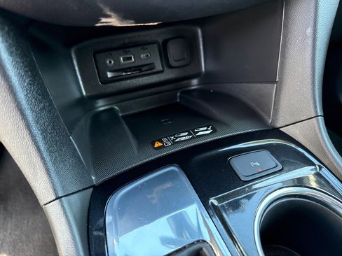 Used 2023 Chevrolet Equinox Premier image 20