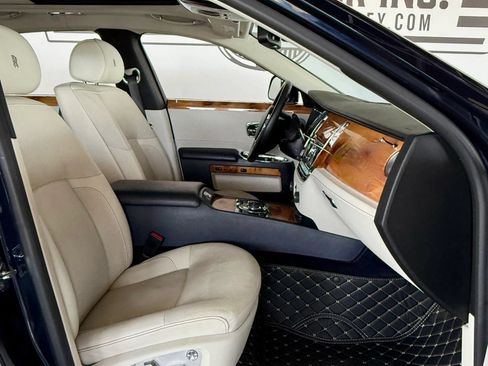 Used 2012 Rolls-Royce Ghost RWD image 21