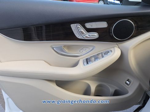 Used 2022 Mercedes-Benz GLC 300 image 23