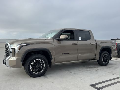 New 2026 Toyota Tundra SR5 AWD/4WD image 11