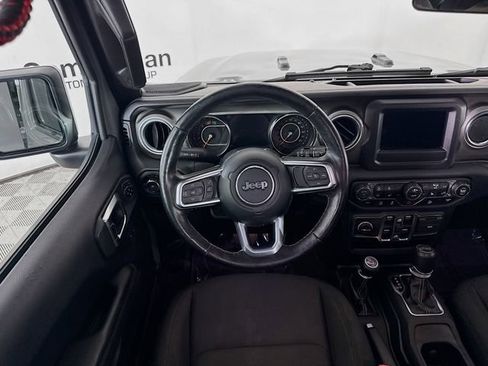 Used 2019 Jeep Wrangler Unlimited Sahara w/ Cold Weather Group AWD/4WD image 23