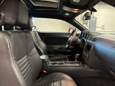 Used 2013 Dodge Challenger R/T image 15