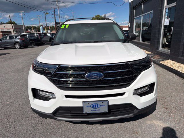Used 2021 Ford Explorer XLT w/ Equipment Group 202A AWD/4WD image 2
