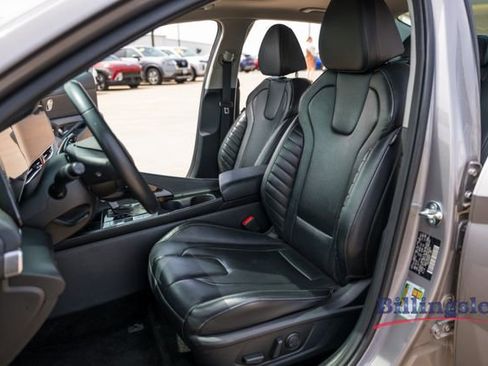 Used 2024 Hyundai Elantra Limited FWD image 10