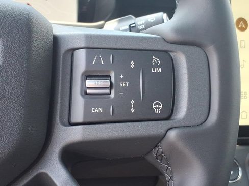 New 2026 Land Rover Defender 110 X-Dynamic SE AWD/4WD image 18