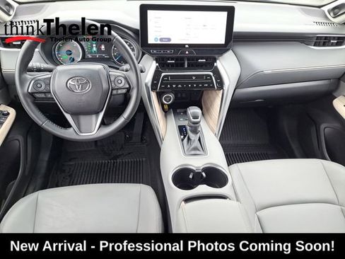Used 2024 Toyota Venza XLE image 21