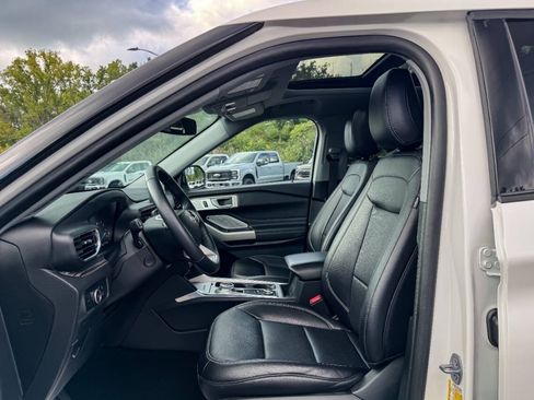 Used 2023 Ford Explorer Limited w/ Limited Technology Package AWD/4WD image 22