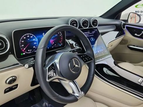 Used 2025 Mercedes-Benz GLC 300 4MATIC image 21