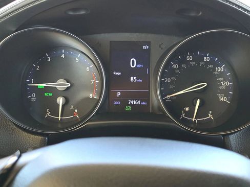 Used 2019 Toyota C-HR XLE image 17