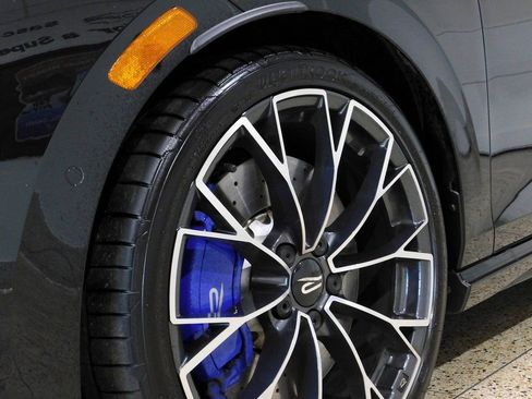 Used 2025 Volkswagen Golf image 25