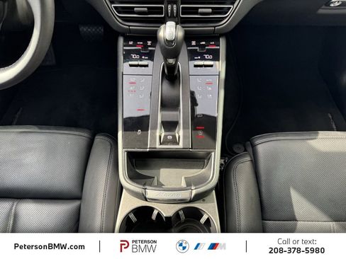 Used 2024 Porsche Macan image 12