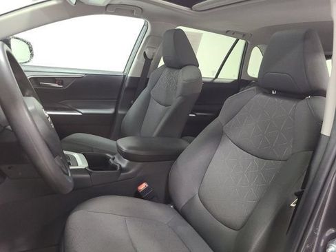 Certified 2023 Toyota RAV4 XLE w/ Convenience Package FWD image 18