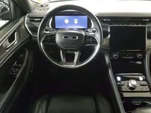 Used 2022 Jeep Grand Cherokee L Overland w/ Luxury Tech Group IV AWD/4WD image 24