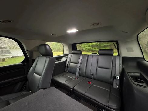Used 2014 Cadillac Escalade Premium AWD/4WD image 20