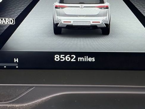 Used 2025 Nissan Pathfinder Platinum w/ Cargo Package image 18