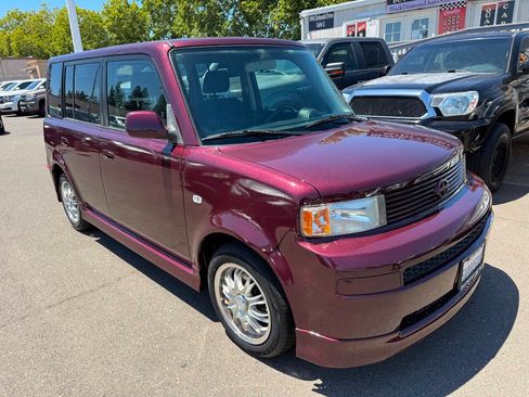Used 2005 Scion xB FWD image 4