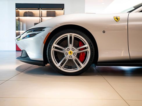 Used 2024 Ferrari Roma Spider image 48