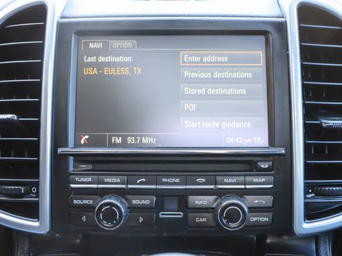 Used 2016 Porsche Cayenne AWD/4WD image 34