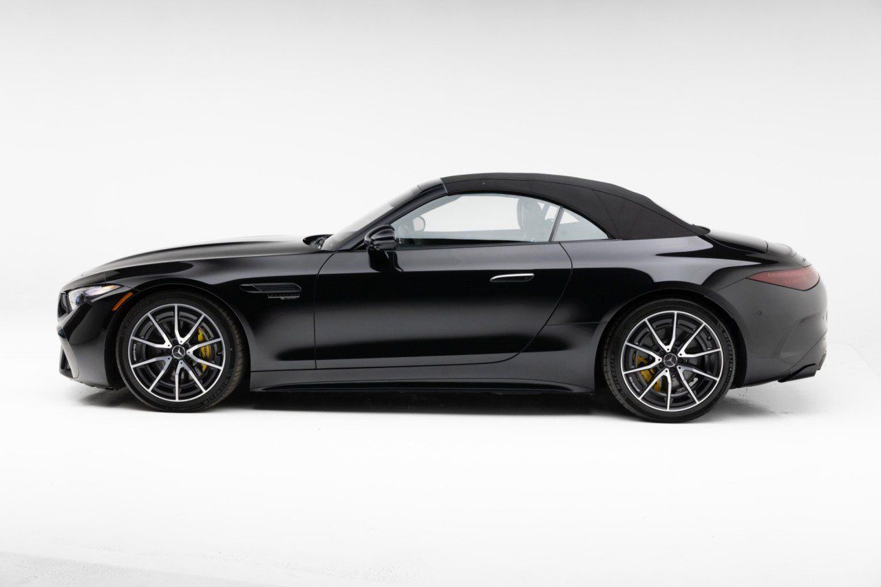 Used 2022 Mercedes-Benz SL 63 AMG 4MATIC w/ AMG Aerodynamic Package image 29