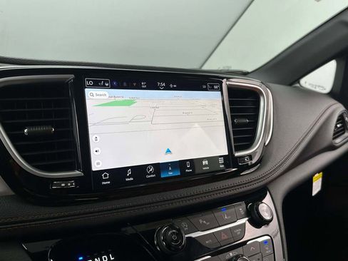 New 2026 Chrysler Pacifica Pinnacle image 34