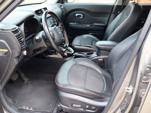 Used 2018 Kia Soul ! w/ Tech Package FWD image 15