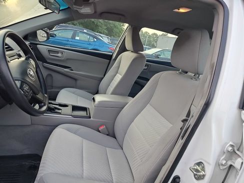 Used 2016 Toyota Camry LE FWD image 8