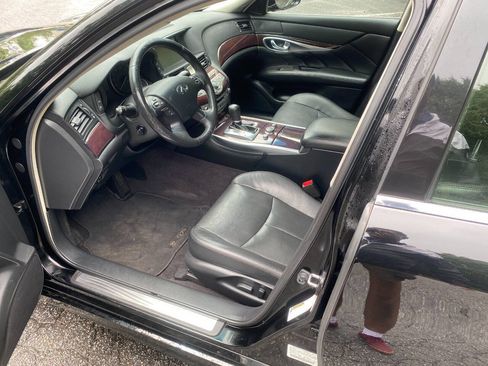 Used 2017 INFINITI Q70 3.7 RWD image 13