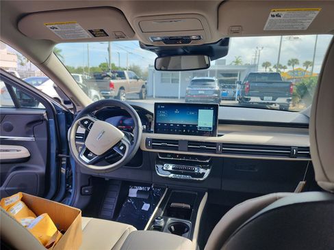 New 2026 Lincoln Corsair Premiere image 20