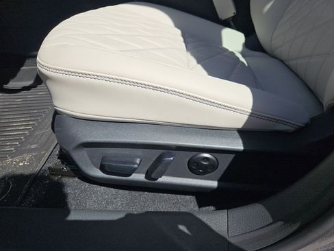 New 2026 Nissan Sentra SL FWD image 11