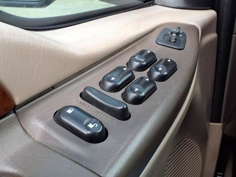 Used 2003 Ford F250 XL AWD/4WD image 16