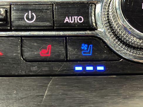 Used 2023 Lincoln Nautilus Reserve AWD/4WD image 43